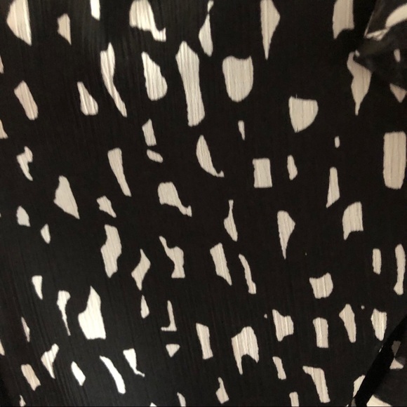 Merona ruffled front sleeveless blouse - Picture 7 of 8